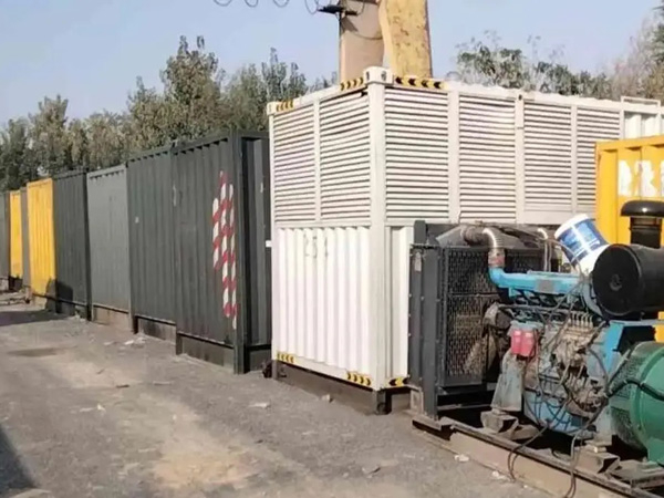 六盘水200KW柴油发电机机组每小时油耗是多少?